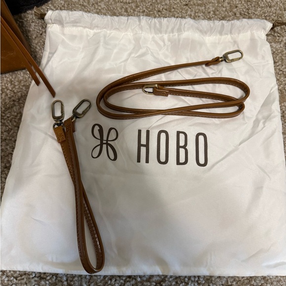 HOBO Elegant Tan (Truffle) Leather Crossbody Bag - Picture 9 of 9